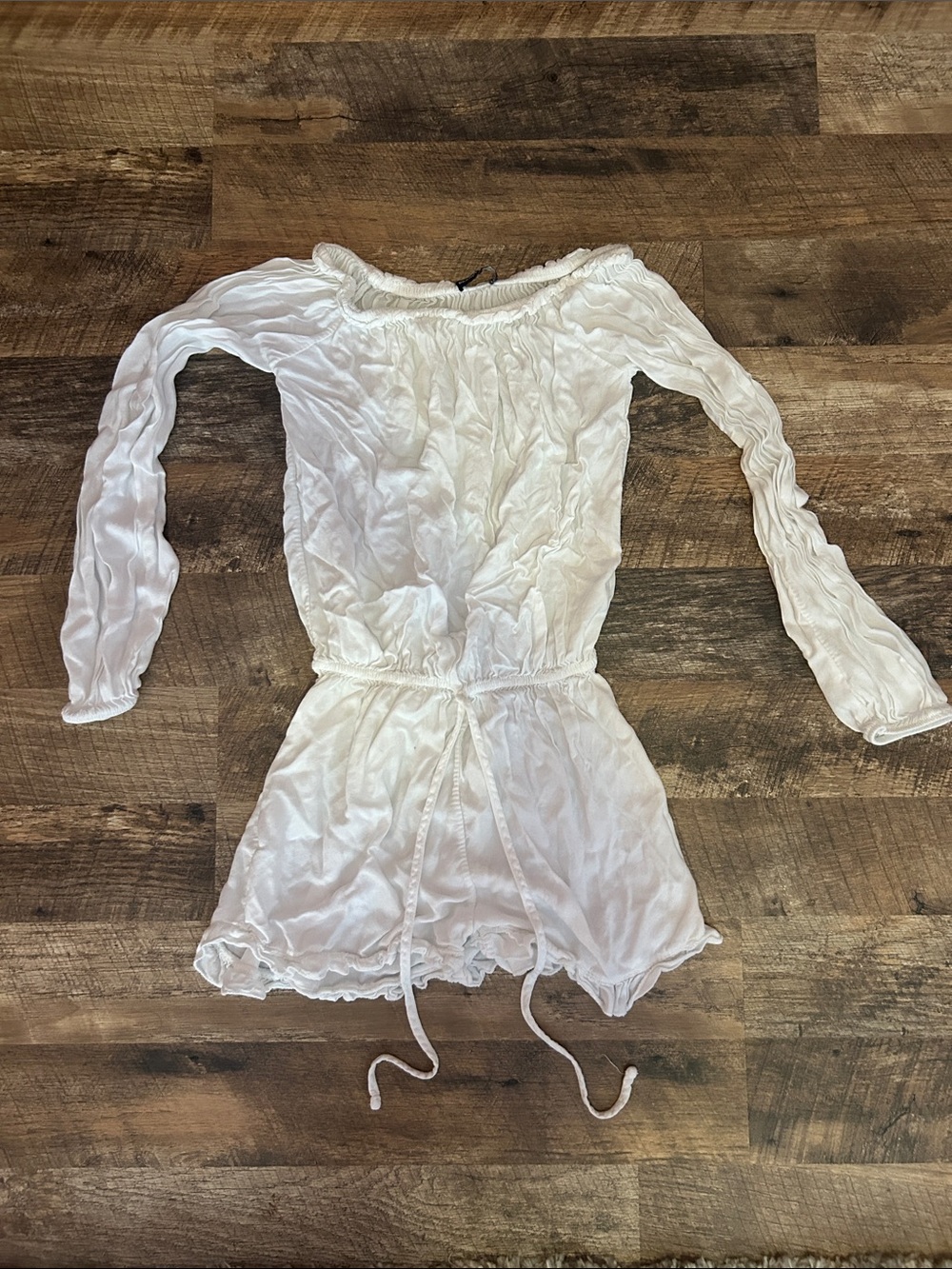 Brandy Melville White Off-Shoulder Long Sleeve Chemise